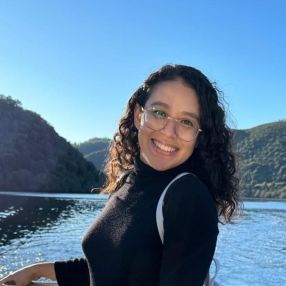Liliana, Babysitter em Lagos
