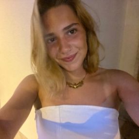 Nena, Babysitter em Cruz Quebrada