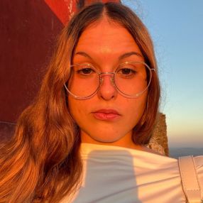 Jéssica, Babysitter em Ourém