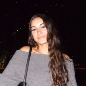 Tânia, Babysitter em Belas