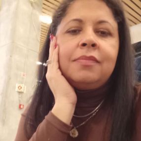 Schirley, Babysitter in Amadora