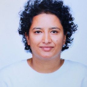 Prabina, Babysitter em Portimão