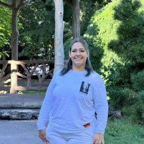 Caroline, Babysitter em Parede