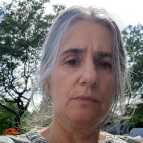 Lucilia, Babysitter em Guimarães