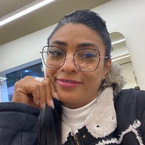 Karla, Babysitter em Espinho