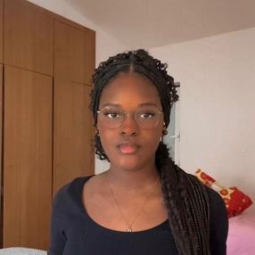 Jennifer, Babysitter em Lisboa