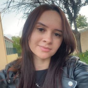 Manuela, Babysitter em São Domingos de Rana