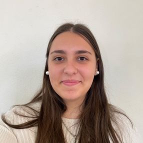 Lara, Babysitter em Alcabideche