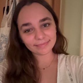 Leonor, Babysitter em São Domingos de Rana