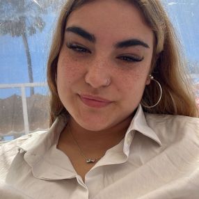 Gabriela, Babysitter em Queluz