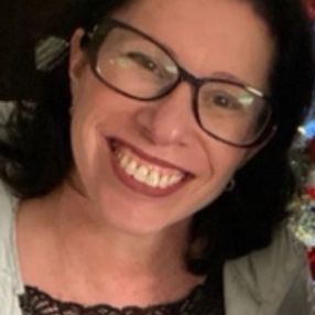 Débora, Babysitter em Vila Real