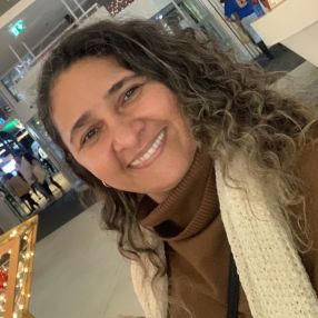 Evania, Babysitter em Quarteira