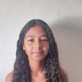 Victória, Babysitter in Mafra