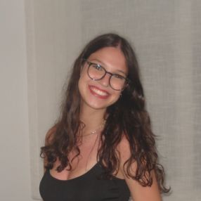 Joana, Babysitter em Madalena
