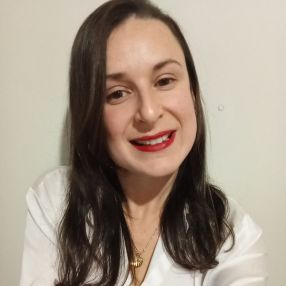 Alini, Babysitter em Alcobaça