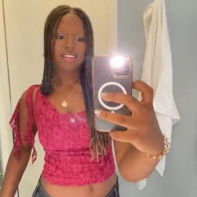 Luz, Babysitter em Santa Iria de Azoia