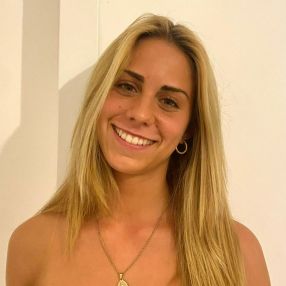 Maria, Babysitter em Almada
