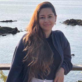 Adrine, Babysitter em Vila Nova de Famalicão