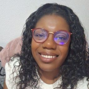 Claudina, Babysitter em Porto