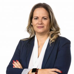 Sandra, Babysitter em Rio Tinto