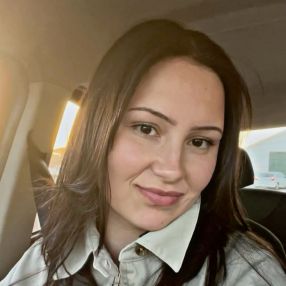Nikki, Babysitter em Corroios