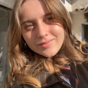Sara, Babysitter em Faro