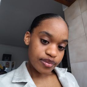 Djamila, Babysitter em Seixal