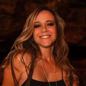 Maria, Babysitter em Porto Salvo