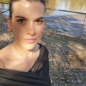 Soraia, Babysitter em Leiria
