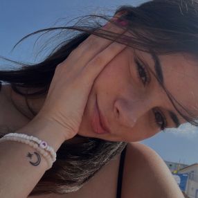 Lara, Babysitter em Albufeira