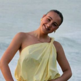 Iara, Babysitter em Quinta do Conde