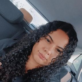 Suellen, Babysitter em Oeiras