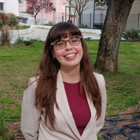 Regina, Babysitter em Seixal