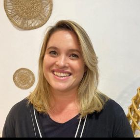 Aislaine, Babysitter em Almada