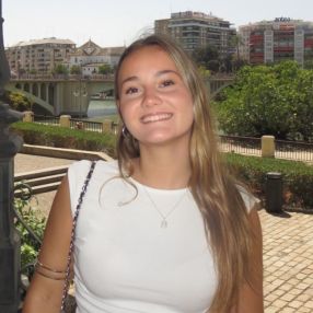 Íris, Babysitter em Almada