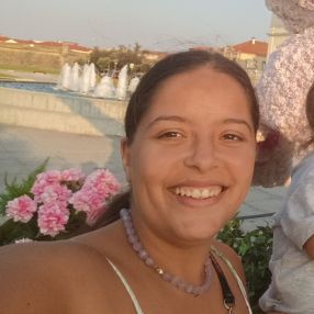 Ana, Babysitter em Guimarães