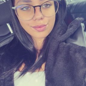 Nídia, Babysitter em Olhão