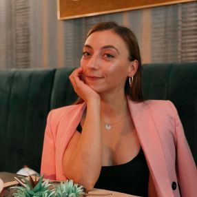 Joana, Babysitter em Lousada