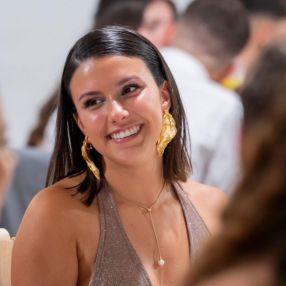 Lara, Babysitter em Lourinhã