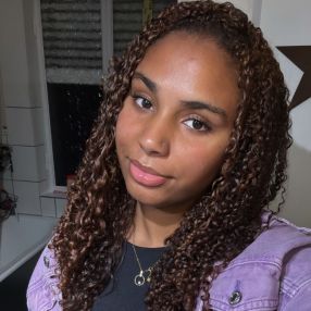 Josiana, Babysitter em Amora
