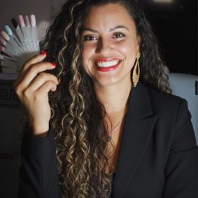 Mayara, Babysitter em Águeda