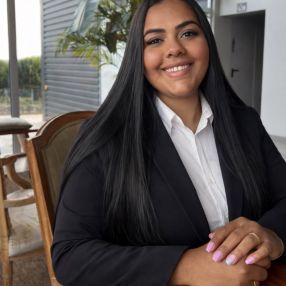 Denise, Babysitter em Alcobaça