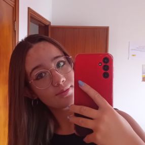 Raquel, Babysitter em Ovar