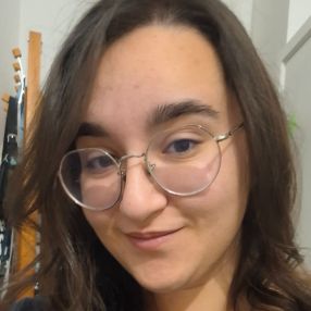 Leonor, Babysitter em Loulé
