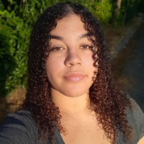 Miriam, Babysitter em Loures