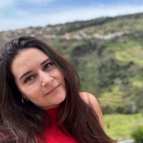 Luiza, Babysitter in Funchal
