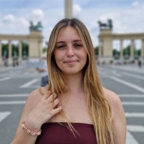 Sandra, Babysitter em Leiria