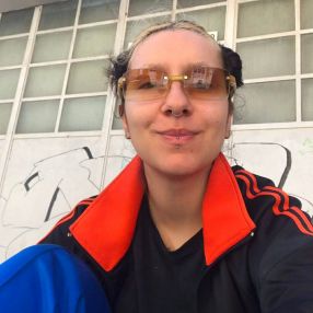 Nefeli, Babysitter em Torres Vedras
