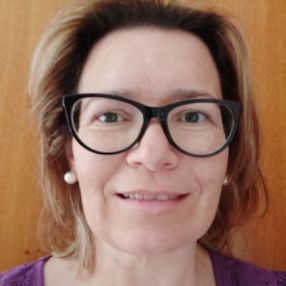 Fátima, Babysitter em Lagos