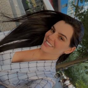 Naiana, Babysitter em Lisboa